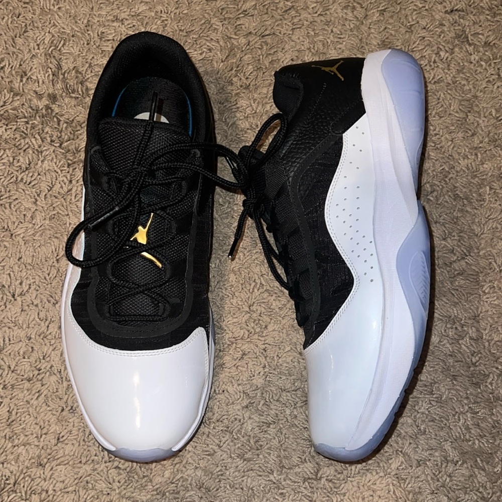 Men’s Nike Jordan AJ 11 Comfort Low Performance Basketball Shoes Size 11
